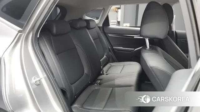 Kia Seltos 2021 Серебристо-серый из Кореи, фото 3