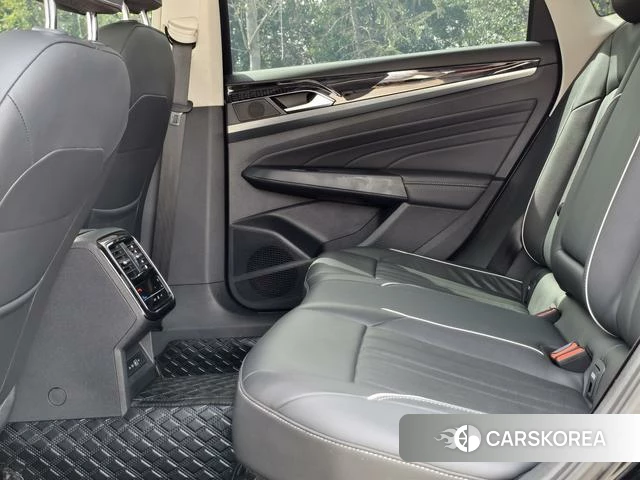 Volkswagen Passat 2023 Черный из Китая, фото 3