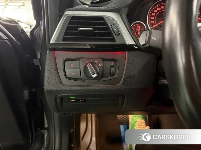 BMW 3 Series (F30) 2018 Серый из Кореи, фото 3