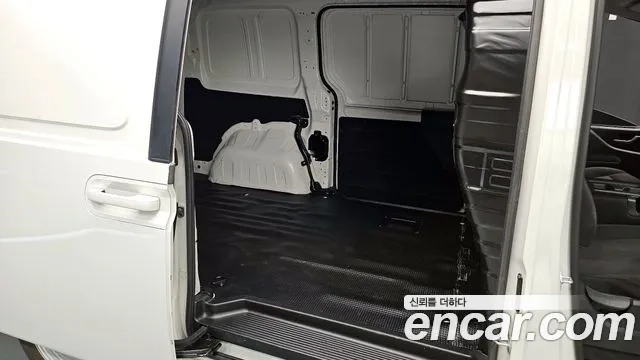 Hyundai Staria 2022 Белый из Кореи, фото 3