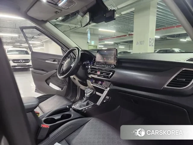 Kia Seltos 2021 Серый из Кореи, фото 3