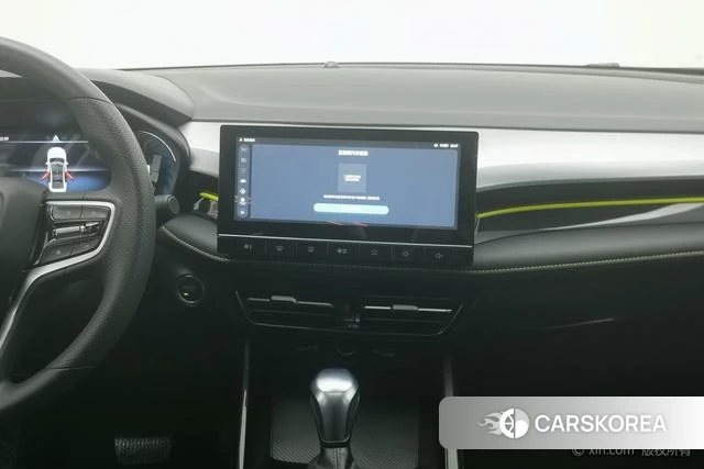 Roewe i5 2021 Белый из Китая, фото 3