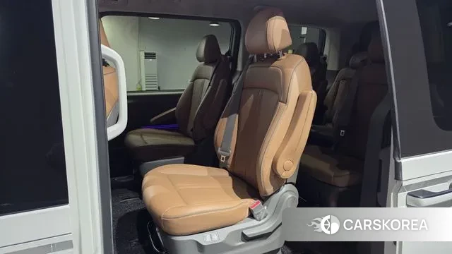 Hyundai Staria 2022 Белый из Кореи, фото 3