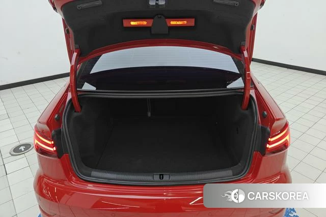 Audi A3 2019 Красный из Китая, фото 3