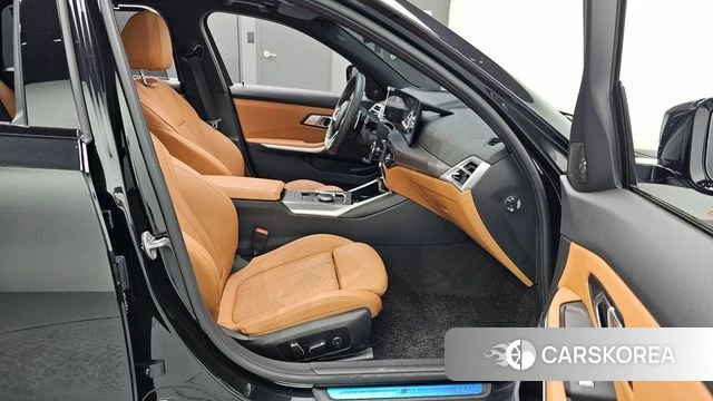 BMW 3 Series (G20) 2025 Черный из Кореи, фото 3