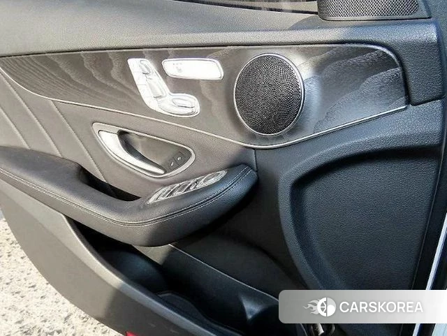 Mercedes-Benz C-Class W205 2019 Белый из Кореи, фото 3