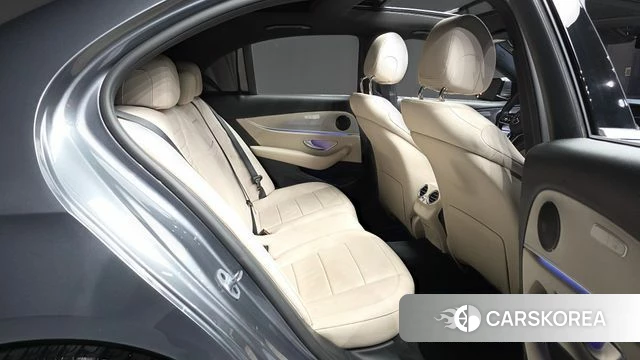 Mercedes-Benz E-Class W213 2018 Серый из Кореи, фото 3
