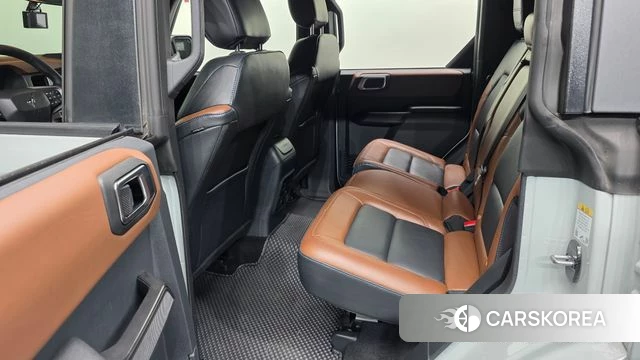 Ford Bronco 6th Generation 2024 Серебристо-серый из Кореи, фото 3