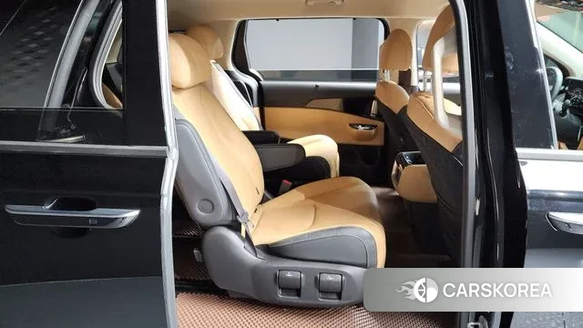 Kia Carnival 4th generation 2023 Черный из Кореи, фото 3