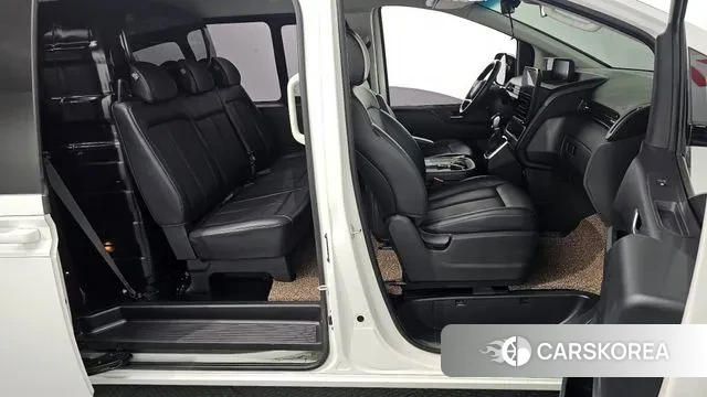 Hyundai Staria 2022 Белый из Кореи, фото 3