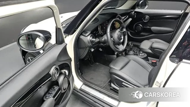 Mini Cooper S 2021 Жемчужный цвет из Кореи, фото 3