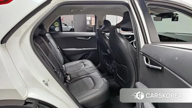 Kia Di Ol Nu Niro 2022 Белый из Кореи, фото 3