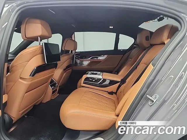 BMW 7 Series (G11) 2022 Серебристо-серый из Кореи, фото 3