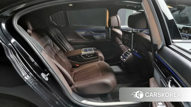 BMW 7 Series (G11) 2022 Черный из Кореи, фото 3