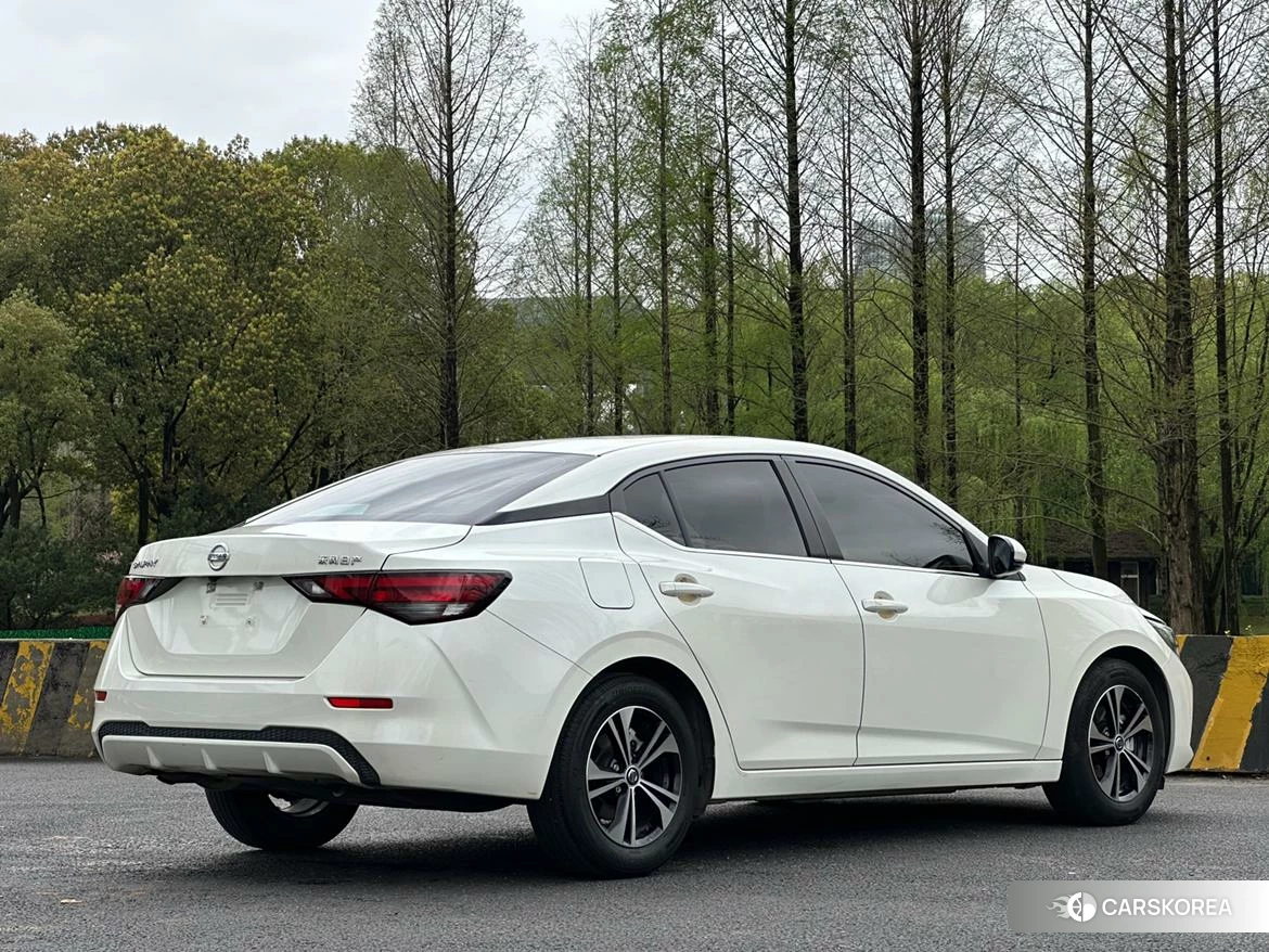 Nissan Xuan Yi 2023 Белый из Китая, фото 3