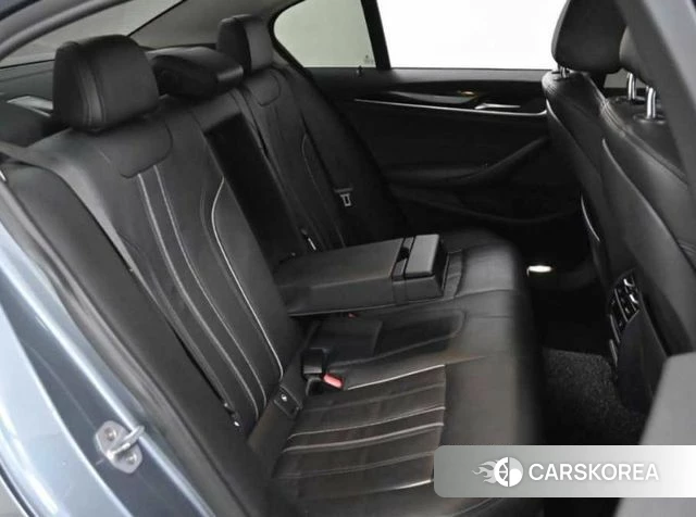 BMW 5 Series (G30) 2018 Серый из Кореи, фото 3