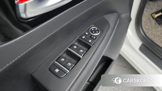 Kia The New K3 2nd generation 2023 Белый из Кореи, фото 3