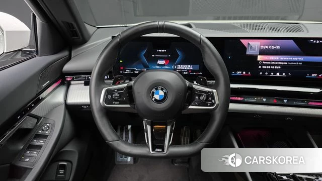 BMW 5 Series (G60) 2024 Белый из Кореи, фото 3