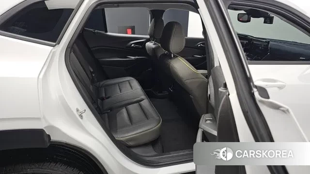 Chevrolet (GM Daewoo) Trax Crossover 2023 Белый из Кореи, фото 3