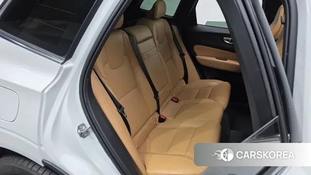 Volvo XC60 second Generation 2019 Белый из Кореи, фото 3