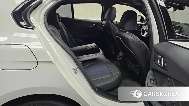 BMW 1 Series (F40) 2024 Белый из Кореи, фото 3