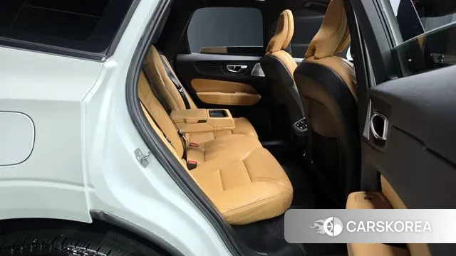 Volvo XC60 second Generation 2020 Белый из Кореи, фото 3