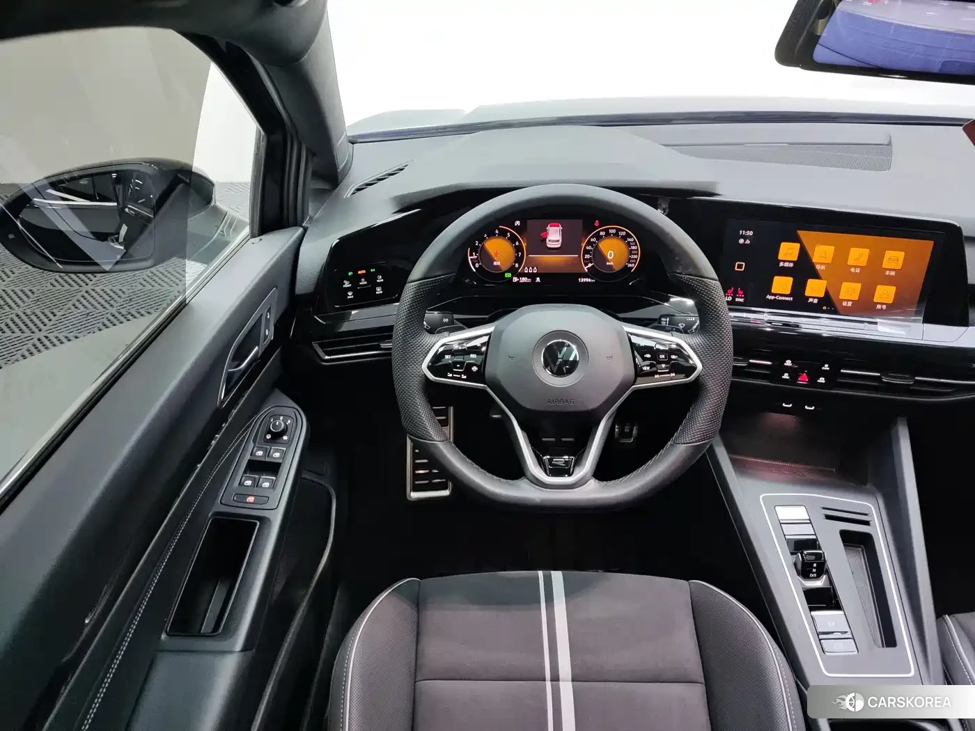 Volkswagen Golf 2023 Черный из Китая, фото 3