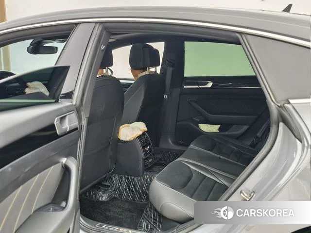 Volkswagen CC 2023 Серебристо-серый из Китая, фото 3
