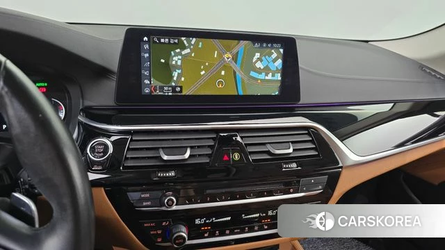 BMW 5 Series (G30) 2018 Белый из Кореи, фото 3