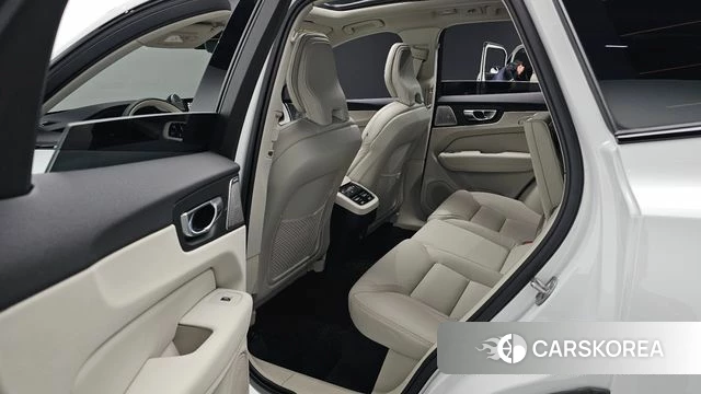 Volvo XC60 second Generation 2025 Белый из Кореи, фото 3