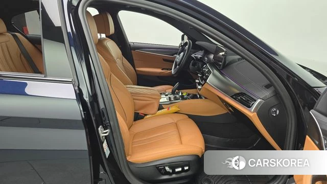 BMW 5 Series (G30) 2022 Черный из Кореи, фото 3