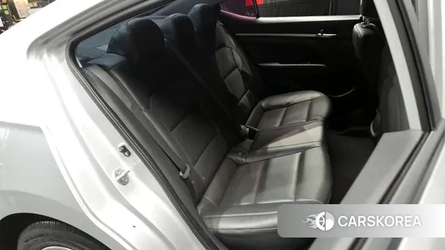 Hyundai The New Avante AD 2018 Серебристо-серый из Кореи, фото 3