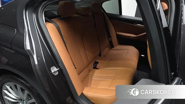 BMW 5 Series (G30) 2020 Серый из Кореи, фото 3