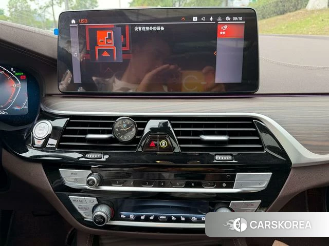 BMW 5 series 2023 Черный из Китая, фото 3