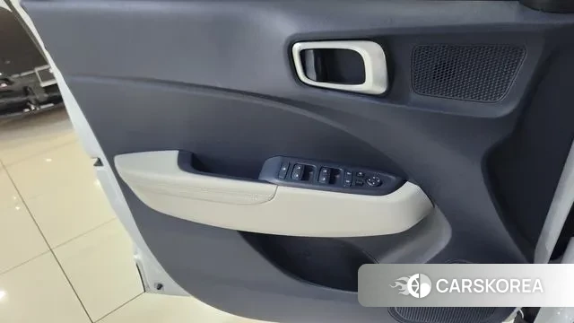 Hyundai Venue 2021 Белый из Кореи, фото 3