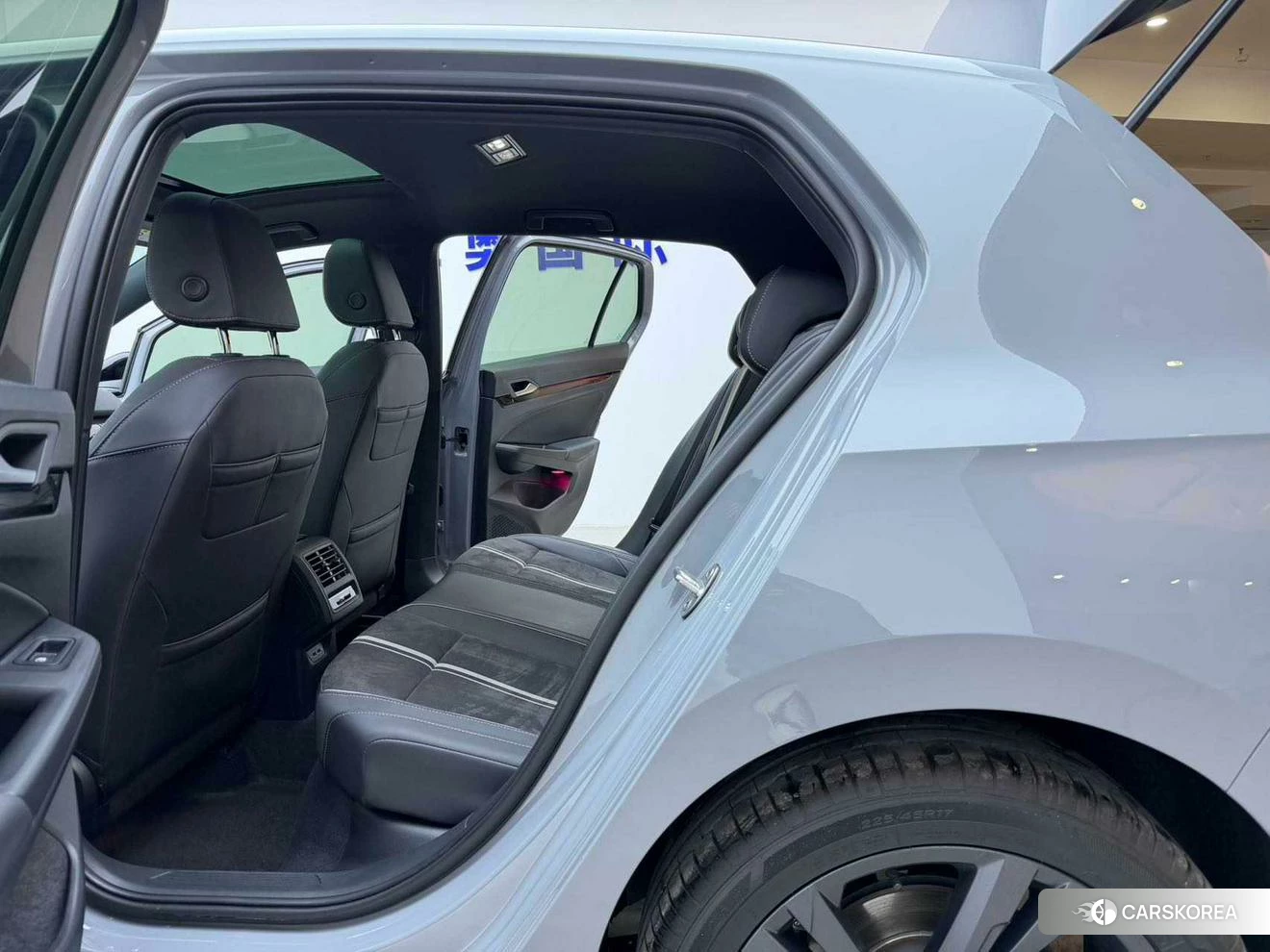 Volkswagen Golf 2023 Темно-серый из Китая, фото 3