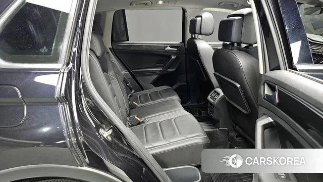 Volkswagen Tiguan second Generation 2020 Черный из Кореи, фото 3