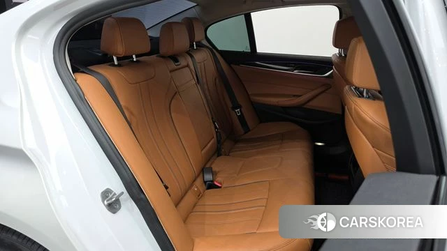 BMW 5 Series (G30) 2021 Белый из Кореи, фото 3