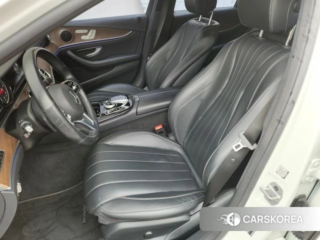 Mercedes-Benz E-Class W213 2019 Жемчужный цвет из Кореи, фото 3