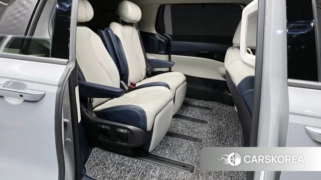 Kia The New Carnival 4th Generation 2024 Серебристо-серый из Кореи, фото 3