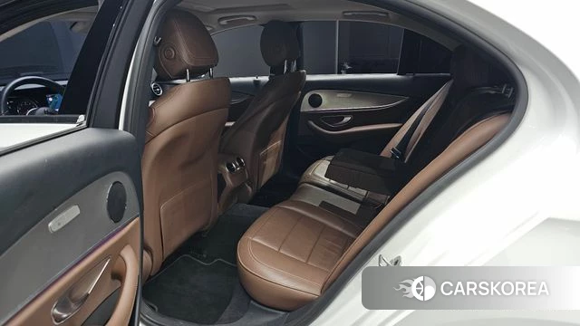 Mercedes-Benz E-Class W213 2018 Белый из Кореи, фото 3