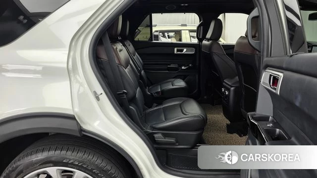 Ford Explorer 6th Generation 2022 Белый из Кореи, фото 3
