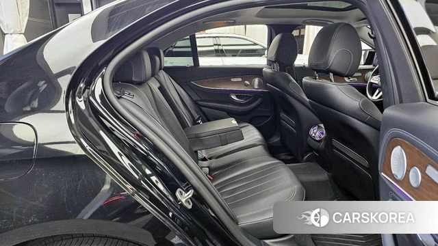 Mercedes-Benz E-Class W213 2019 Черный из Кореи, фото 3