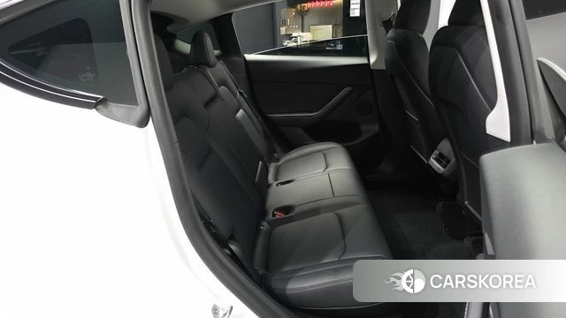 Tesla Model Y 2023 Белый из Кореи, фото 3