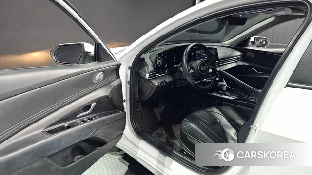 Hyundai Avante Hybrid (CN7) 2022 Белый из Кореи, фото 3