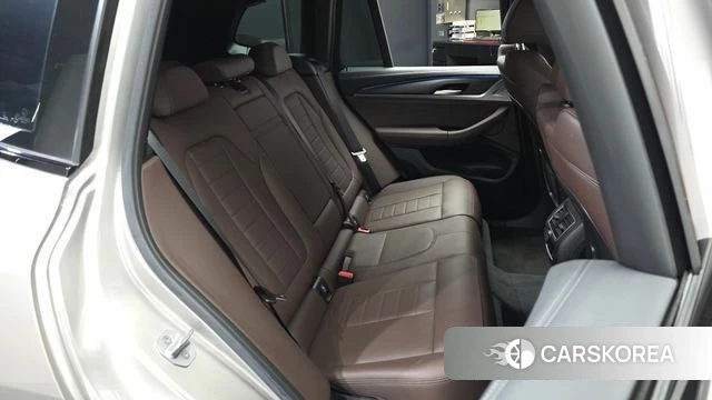 BMW iX3 2023 Серебряный из Кореи, фото 3