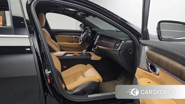Volvo S90 2023 Черный из Кореи, фото 3