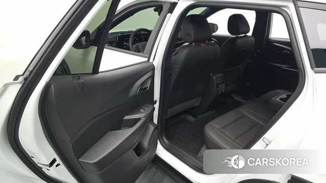 Chevrolet (GM Daewoo) Trax Crossover 2023 Белый из Кореи, фото 3