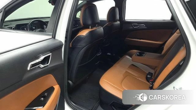 Kia Sportage 5th Generation Hybrid 2024 Белый из Кореи, фото 3
