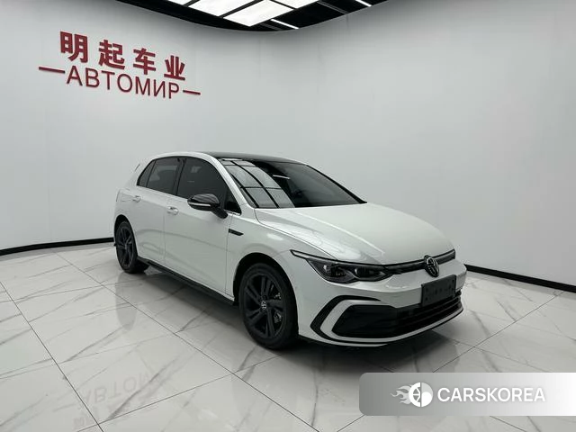 Volkswagen Golf 2023 Белый из Китая, фото 3